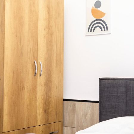 Tiny Cute Studio Near The City Center - 5 Min Walk ติรานา ภายนอก รูปภาพ