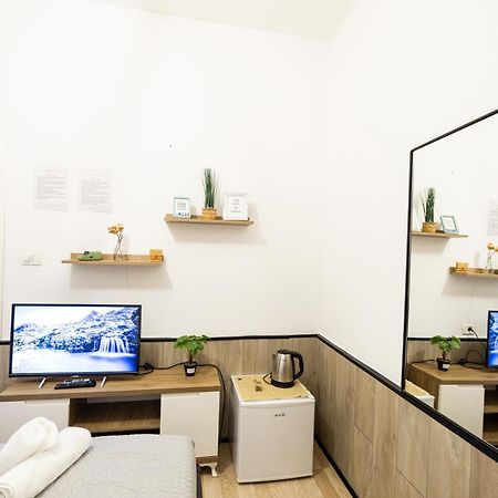 Tiny Cute Studio Near The City Center - 5 Min Walk ติรานา ภายนอก รูปภาพ