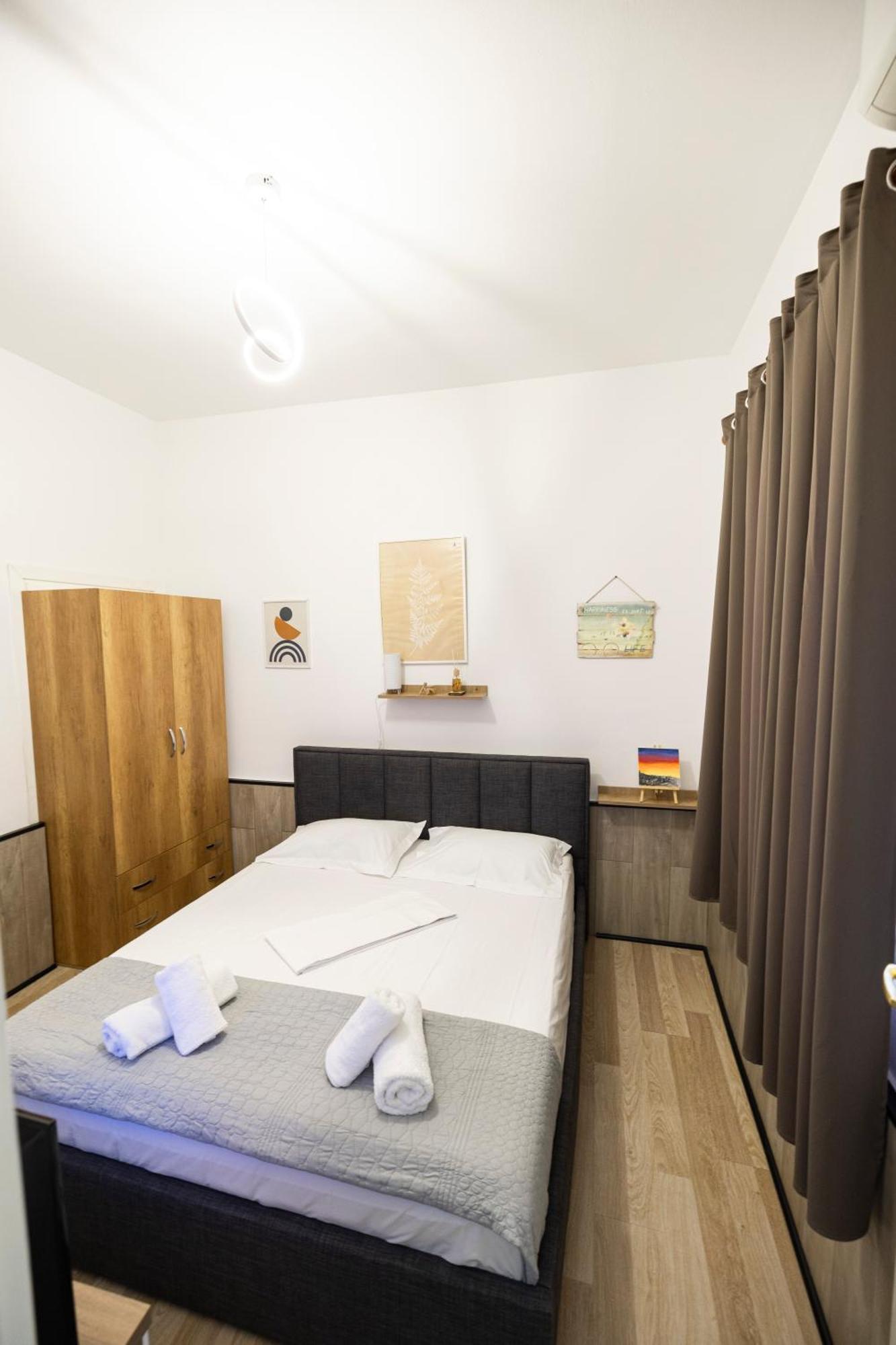 Tiny Cute Studio Near The City Center - 5 Min Walk ติรานา ภายนอก รูปภาพ